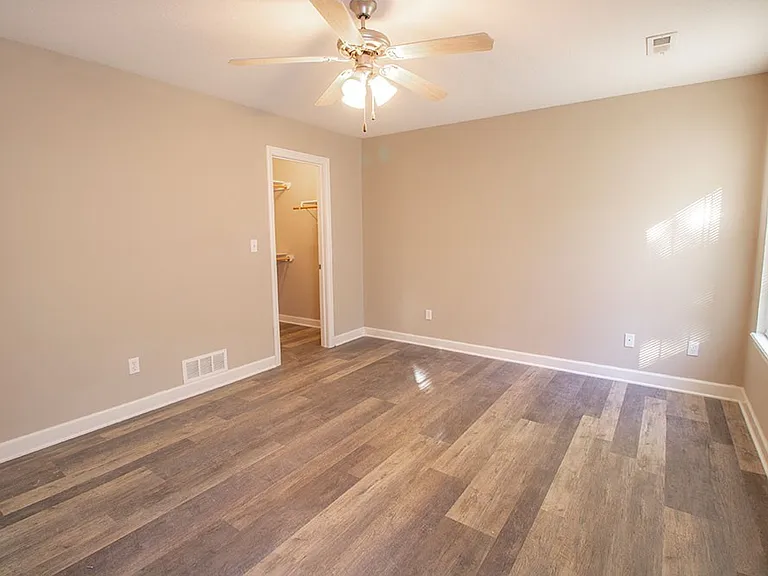 1311 Raleigh Dr — Photo 14