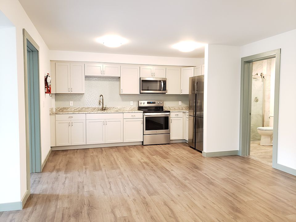 Spacious Open Concept Living Room/Kitchen