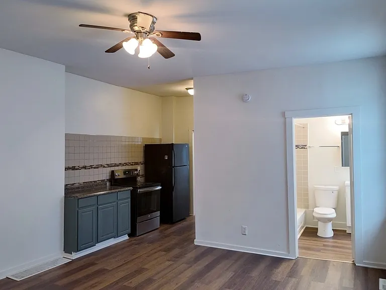 636 Tafel St #2 — Photo 2