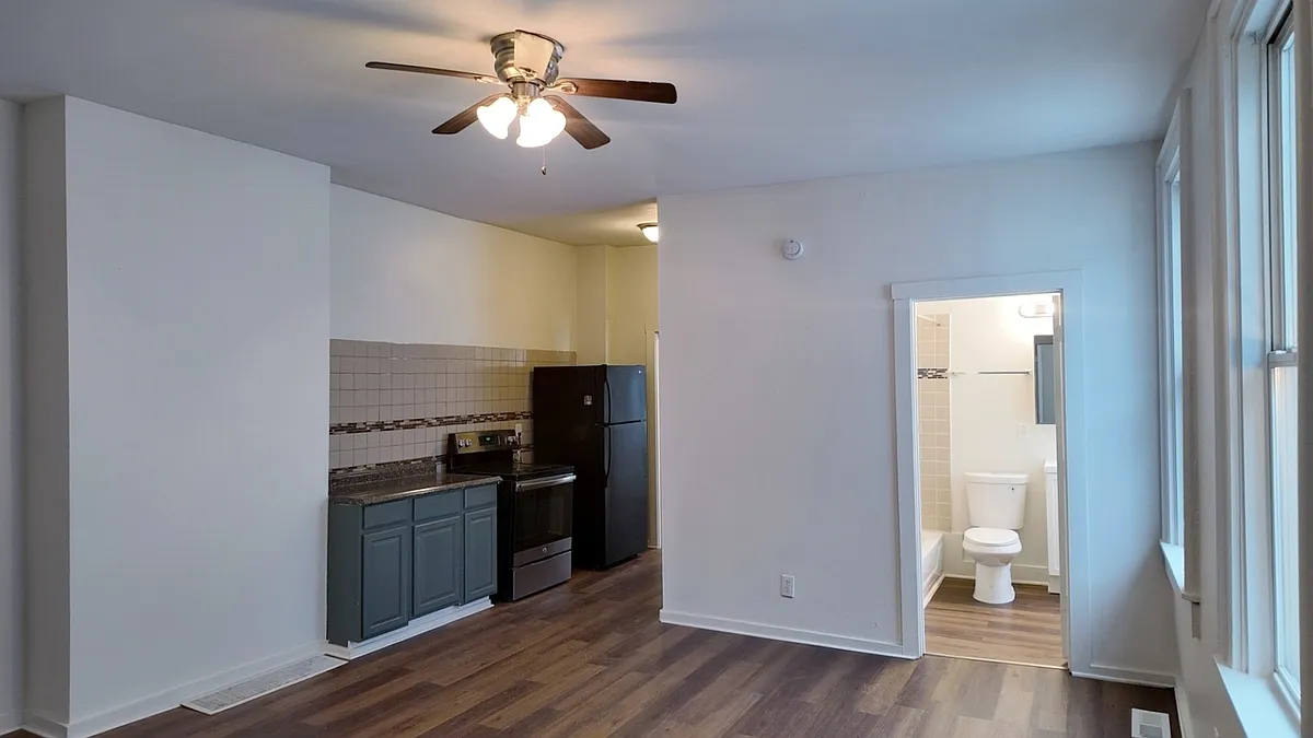 Building Photo - 636 Tafel St #2