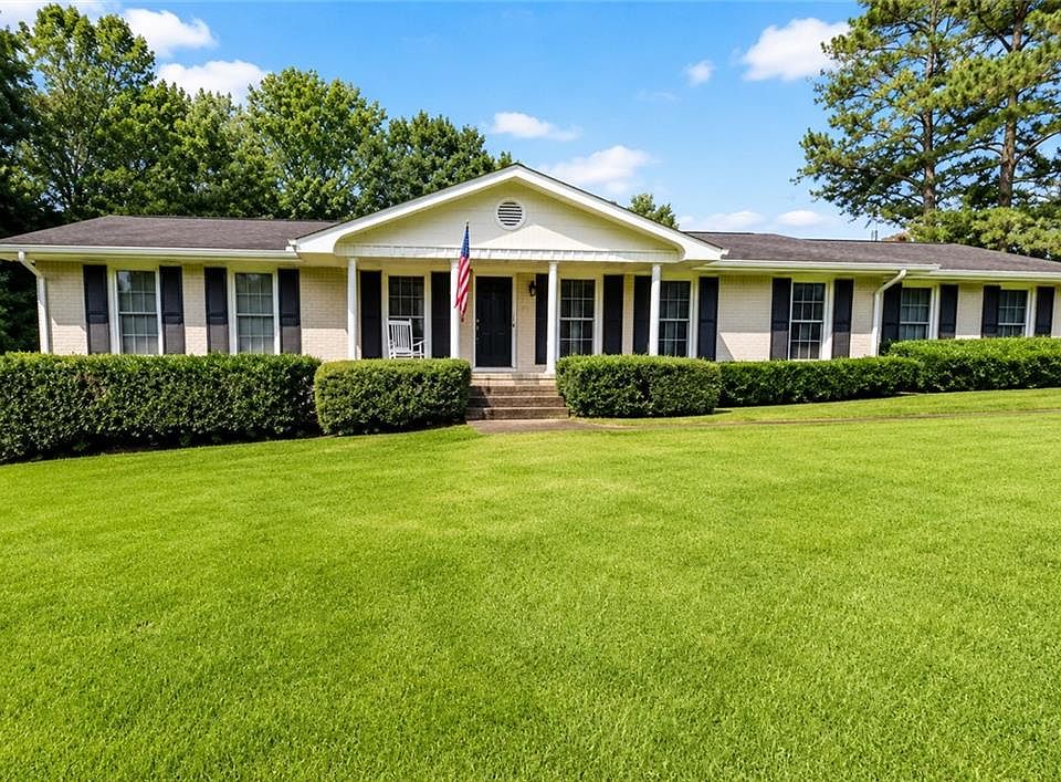 1st image of 1900 Tara Cir