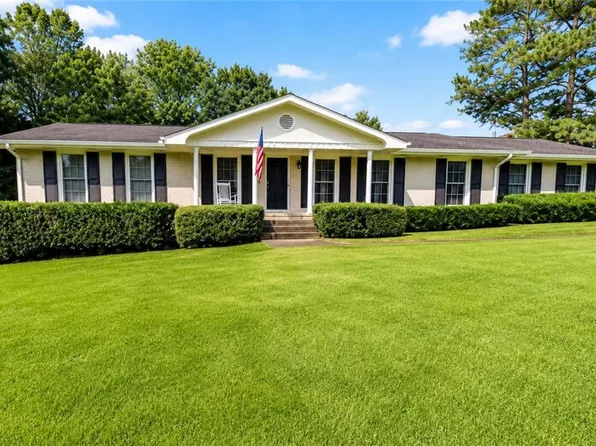 1900 Tara Cir, Douglasville, GA 30135