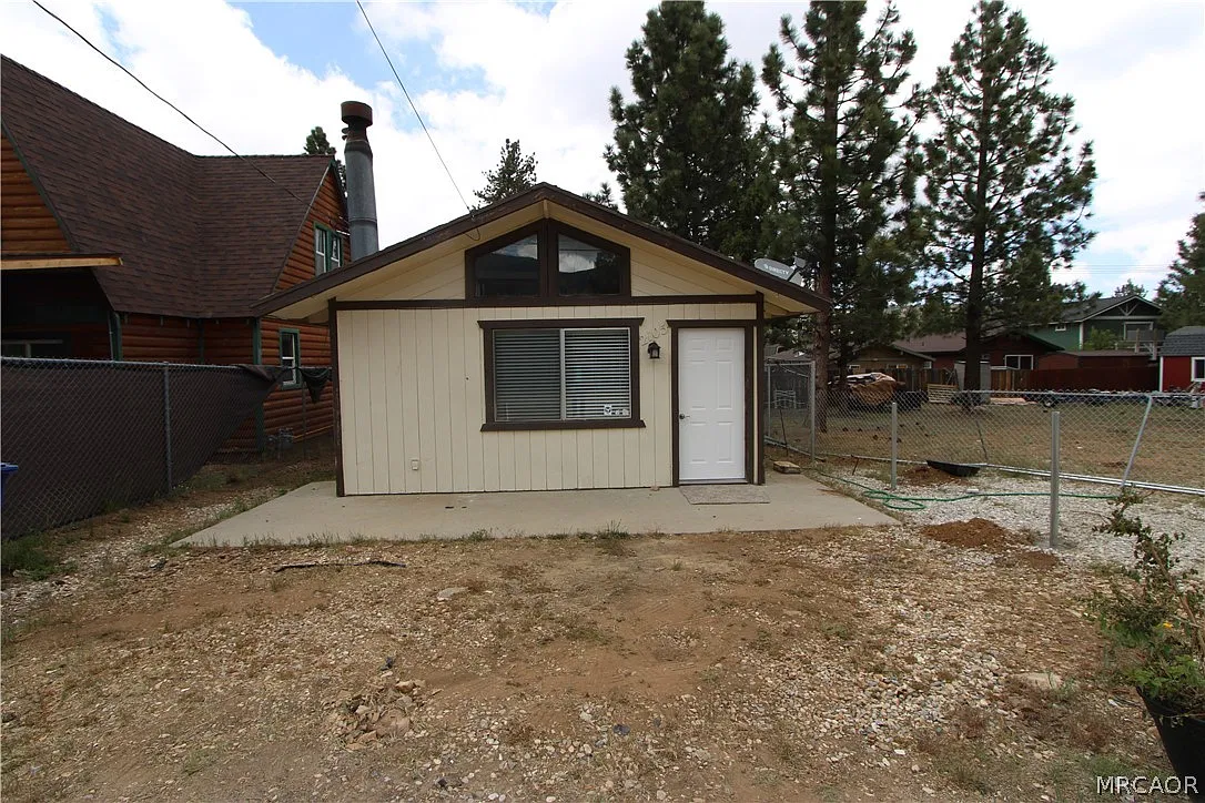 2 bed, 1.0 bath, 612 sqft, $1,400 — Photo 1