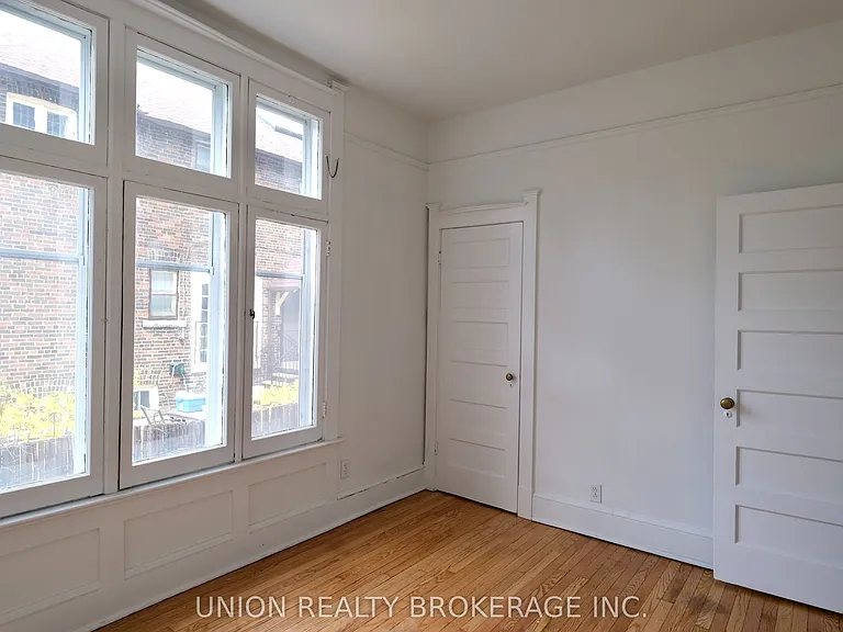 46 Benlamond Ave #MAIN — Photo 4