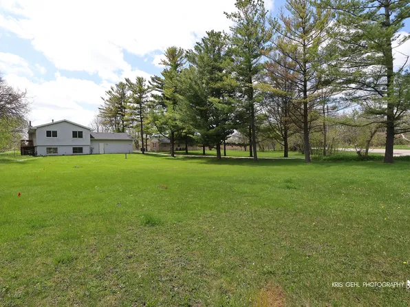 28903 W South Dr, Lakemoor, IL 60051