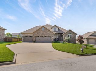 5330 E Wild Horse Drive, Springfield, MO 65802