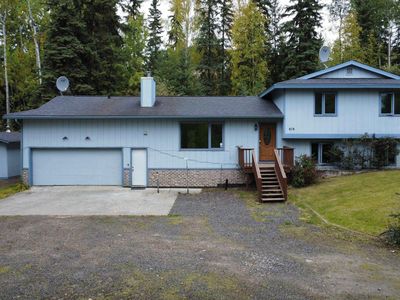 878 Lakloey Dr, North Pole, AK, 99705