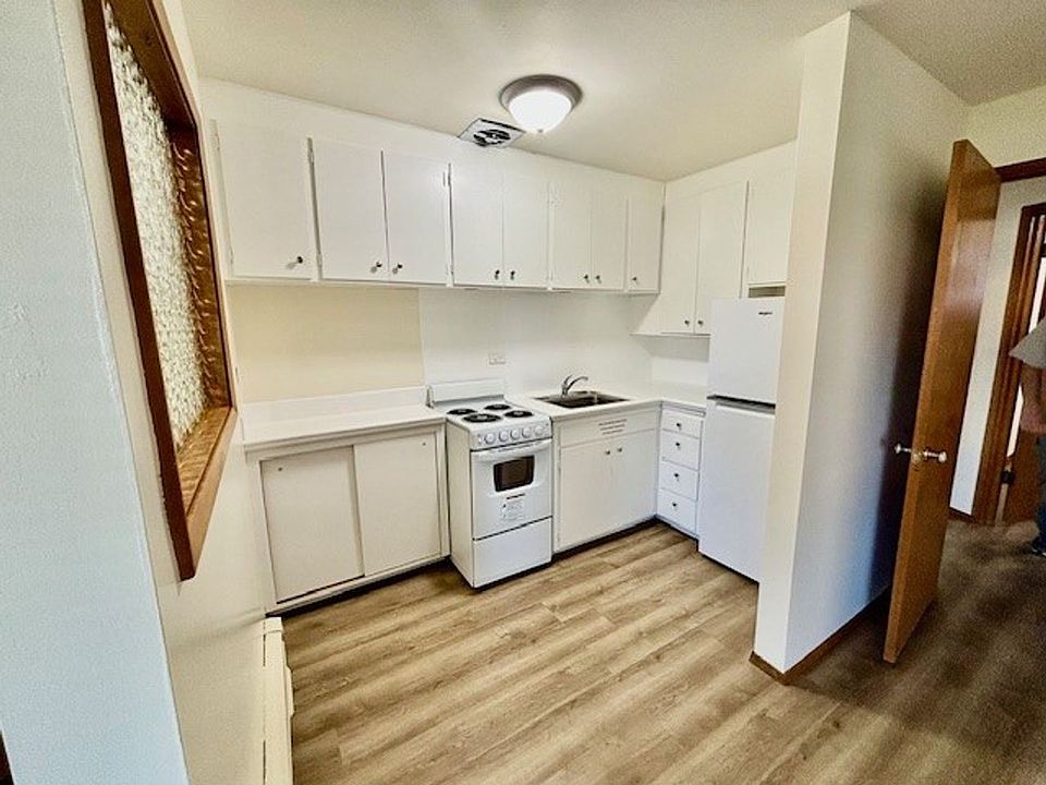 2nd image of 117 SW Normandy Rd #4