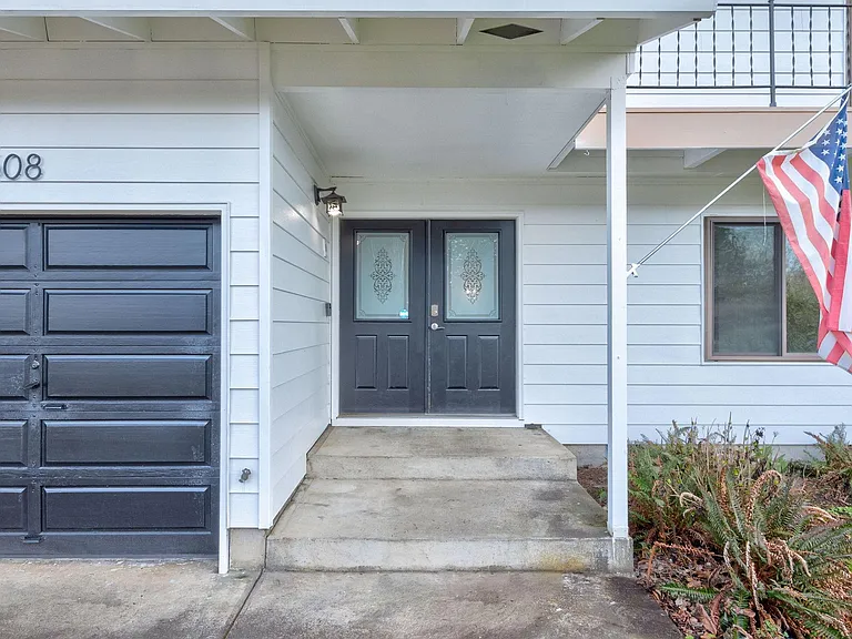 508 E Mission Dr — Photo 3