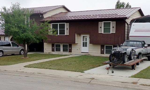 1st image of 919 Park Dr