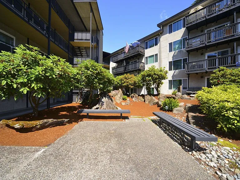 Asteria Place Apartments — Photo 5