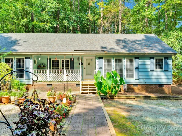 1485 Forest Ridge Dr, Stanley, NC 28164