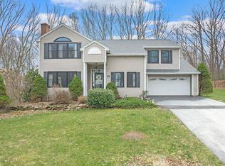 85 Dora Dr, Middletown, CT 06457