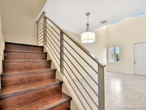 4th image of 10270 NW 71st Ter