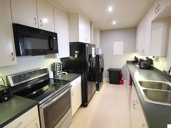 5th image of 128 N 13th St APT 809