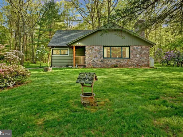 340 Moseywood Rd, Lake Harmony, PA 18624