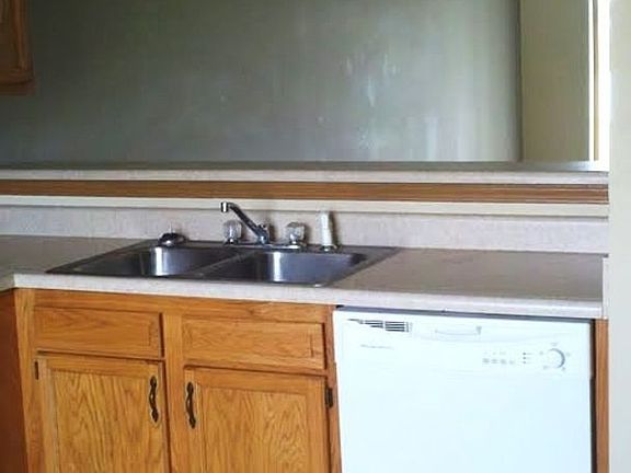 3rd image of 3365 Edison Dr