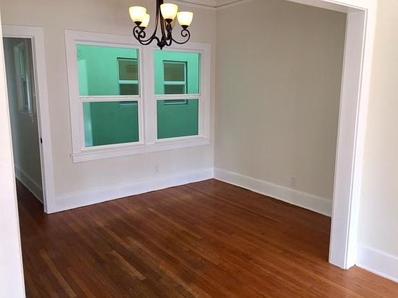 4th image of 729 N Manhattan Pl