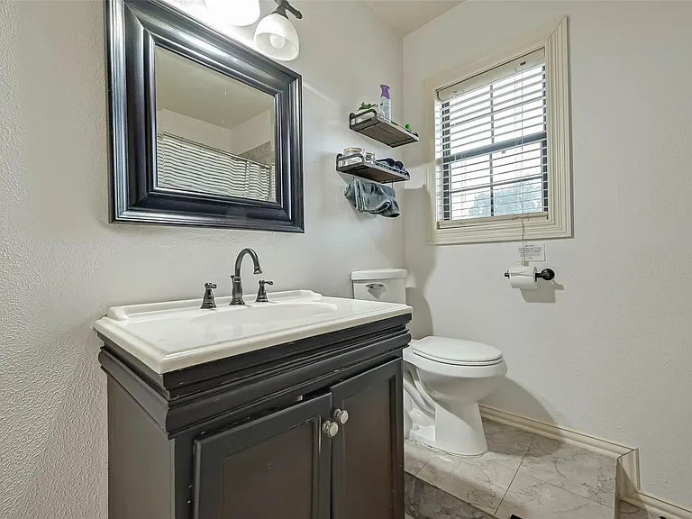 2412 Oakdale St — Photo 30