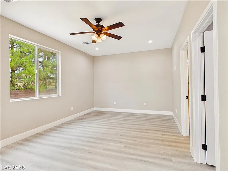 1740 S Jerome Ln — Photo 42