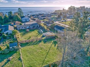 Alder St, Brookings, OR 97415