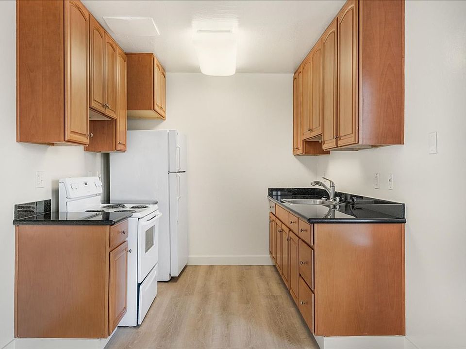 1st image of 1523 Schiller St APT G