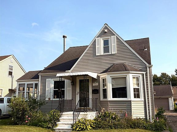 3rd image of 326 Smith Ave