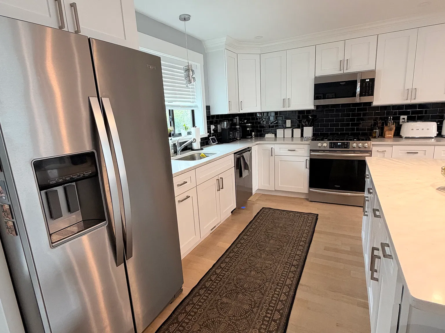 2 bed, 2.5 bath, 1741 sqft, $4,200 — Photo 3