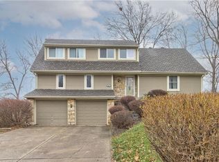 3921 NW Ponderosa St, Lees Summit, MO 64064