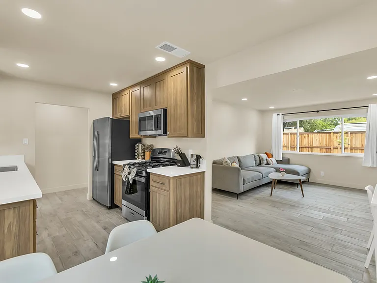 8148 Addie Ave — Photo 11