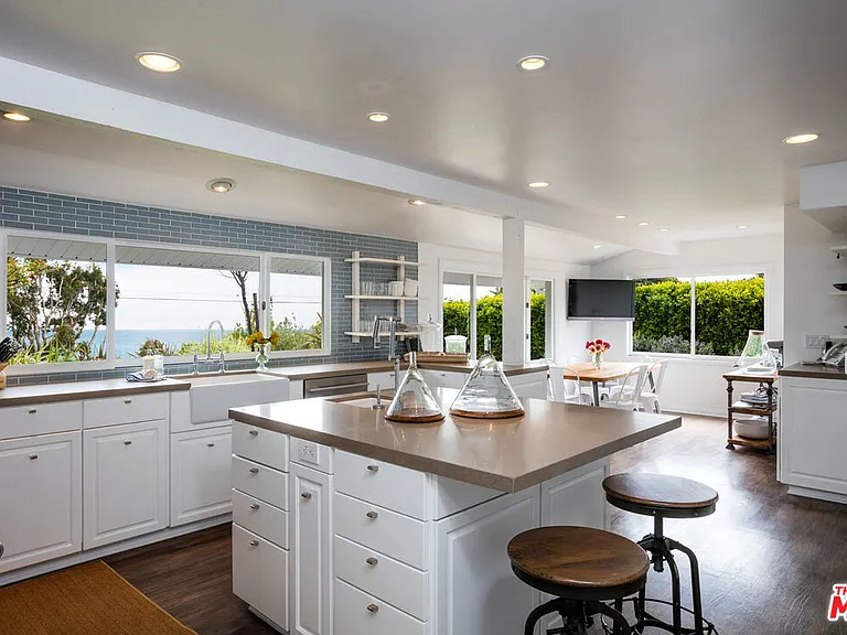 29225 Cliffside Dr — Photo 6