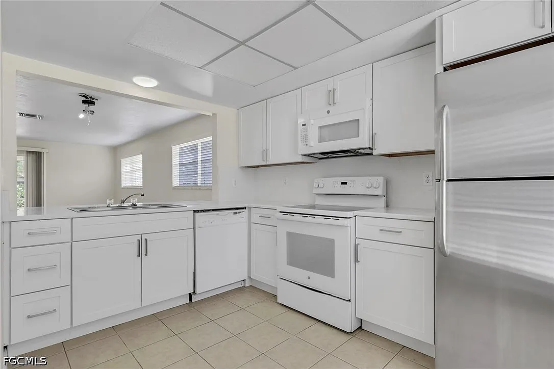 2 bed, 2.0 bath, 1176 sqft, $1,800 — Photo 3