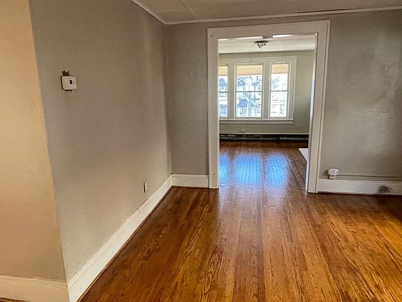 5th image of 128-130 Mildred Ave