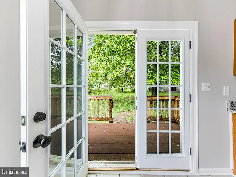 11802 Oakdale Ct — Photo 16