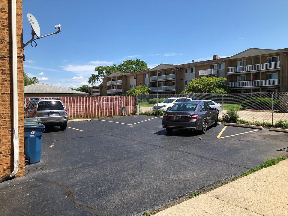 2nd image of 721 Beau Ct APT 3
