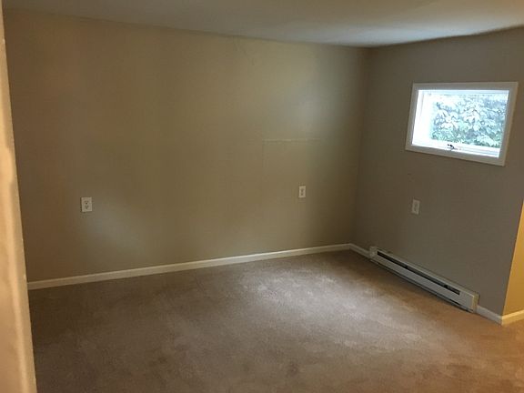 Bonus Room / possible 3rd bedroom