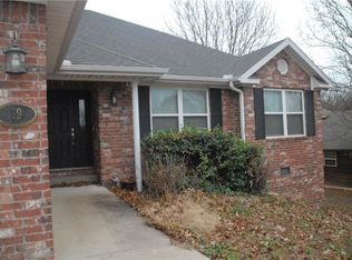 19 Pennine Ln, Bentonville, AR 72714