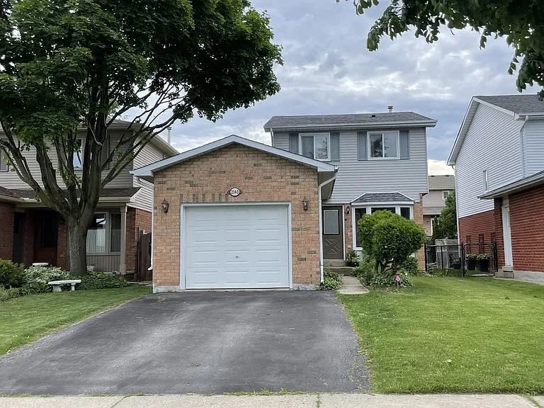 2140 Clipper Cres — Photo 2