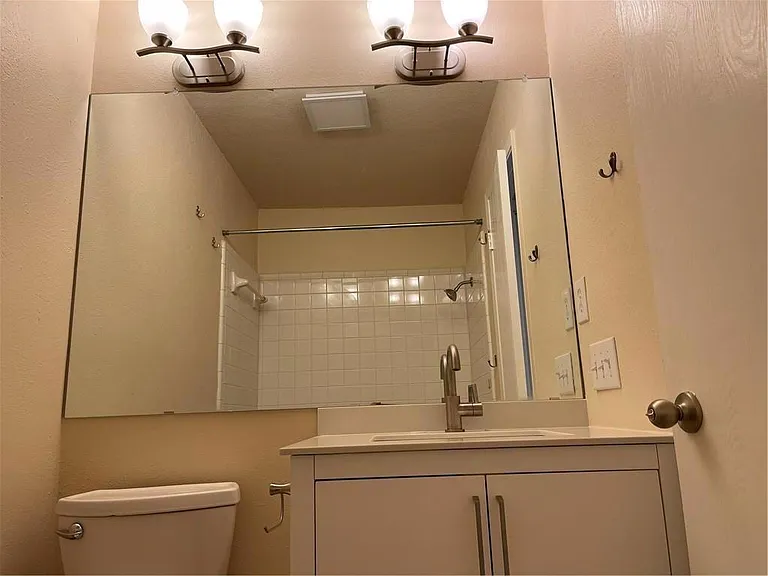 10302 Little Pebble Dr #B — Photo 12