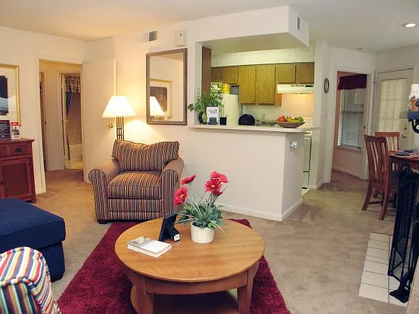 Quincy Ridge Apartments — Photo 17
