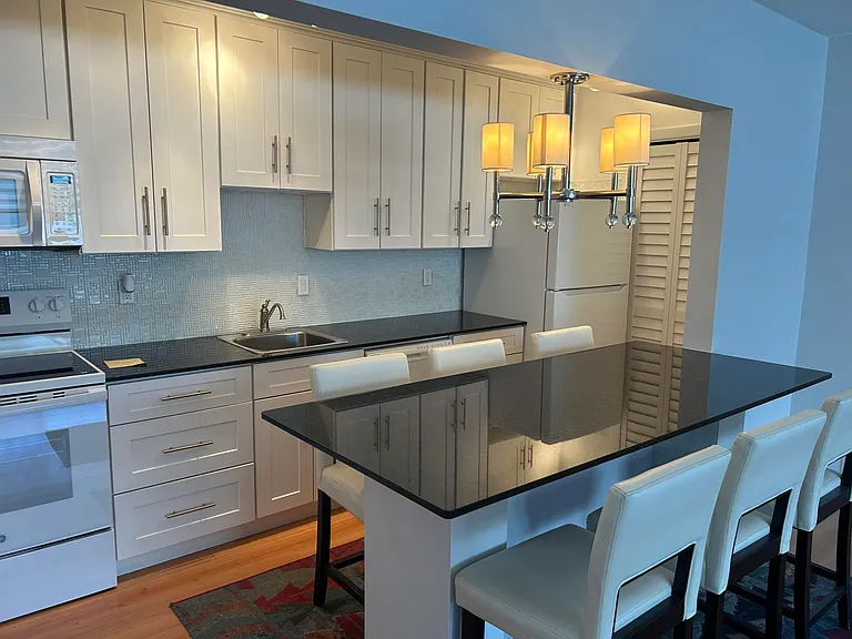 1821 NE 62nd St #331 — Photo 2
