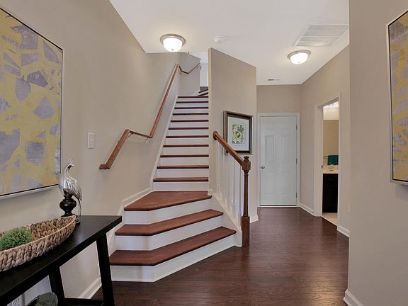 Photo is from the builders library shown as an example. Finishes and options may vary.