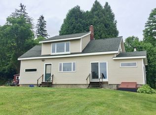 109 Iroquois Trail Rd, Tribes Hill, NY 12177