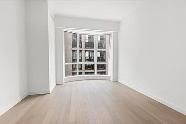 Rented by R New York