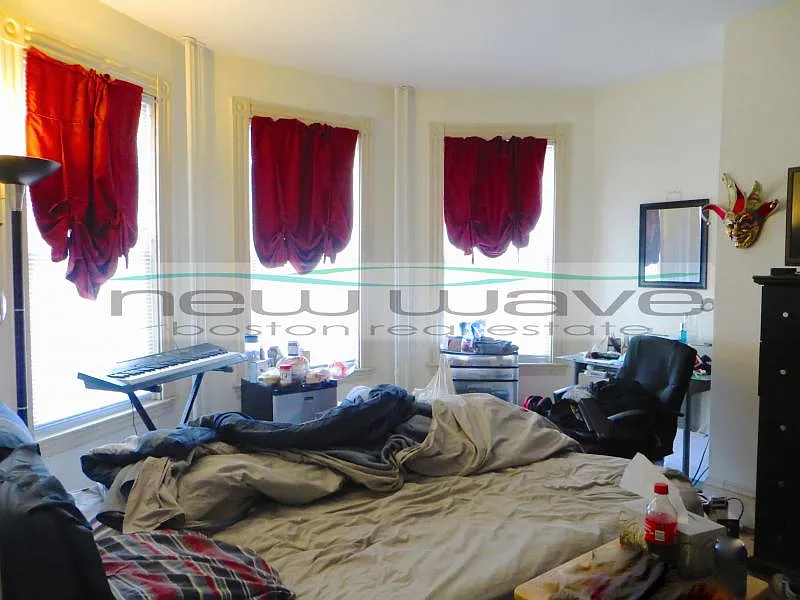 4 bed, 1300 sqft, $6,000 — Photo 4