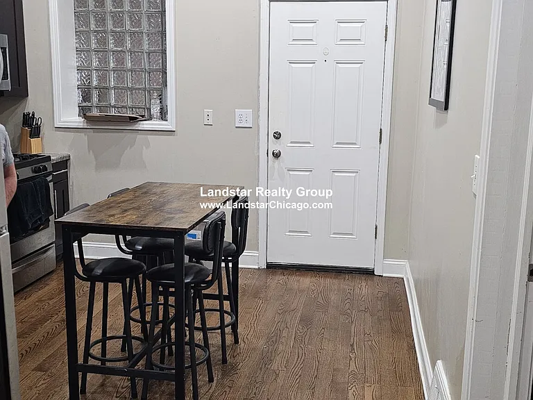 1419 W Grand Ave #1 — Photo 2