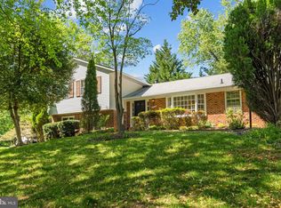 9702 Rhapsody Dr, Vienna, VA 22181