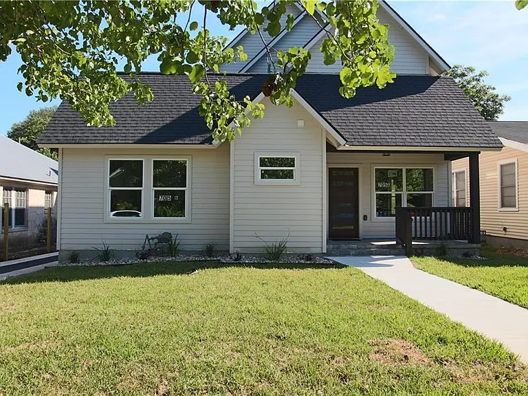 705 Harris Ave #1 — Photo 5