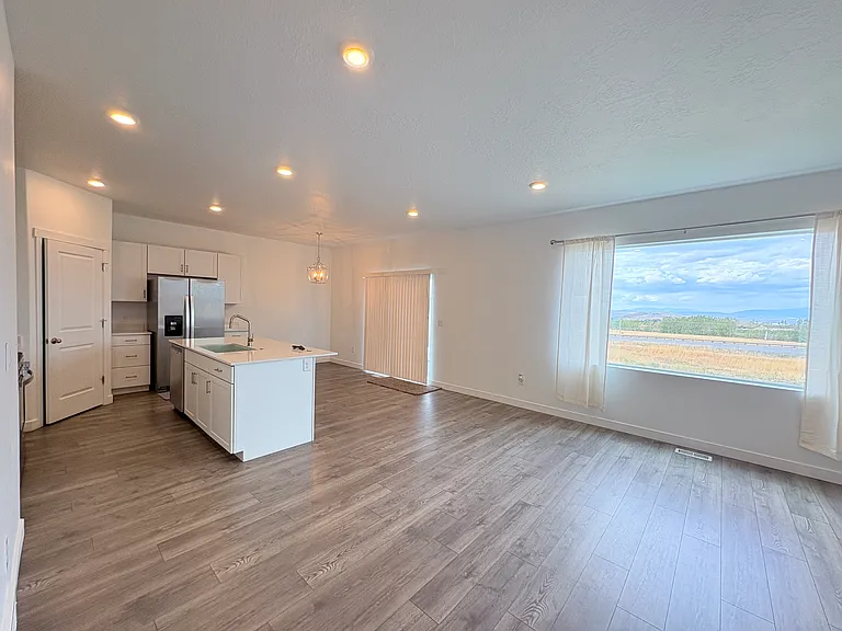1216 S Raintree Ln — Photo 13