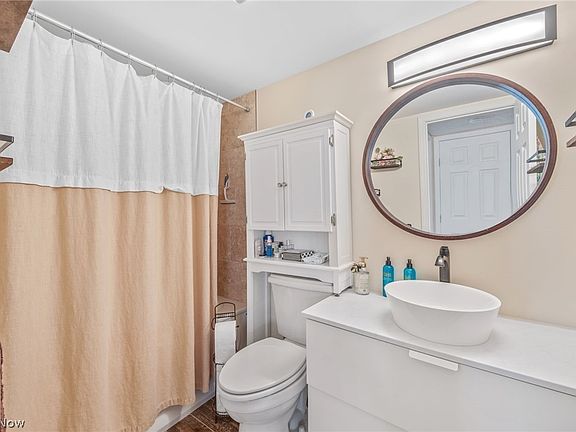 5th image of 921 Tollis Pkwy #15